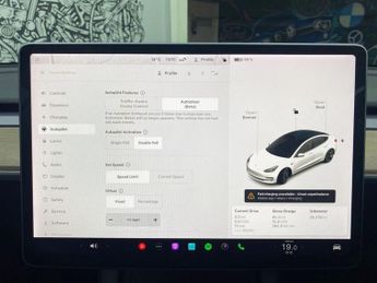 TESLA Model 3 Standard Range Plus Saloon 4dr Electric Auto RWD (241 bhp)