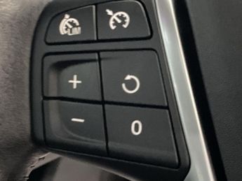 VOLVO V40 2.0 D3 Inscription Hatchback 5dr Diesel Manual Euro 6 (s/s) (150