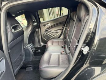 MERCEDES-BENZ GLA 2.1 GLA220d AMG Line (Premium) SUV 5dr Diesel 7G-DCT 4MATIC Euro