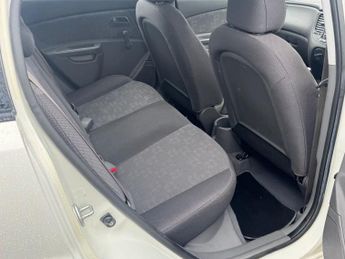 KIA RIO 1.4 Hatchback 5dr Petrol Manual (139 g/km, 95 bhp)