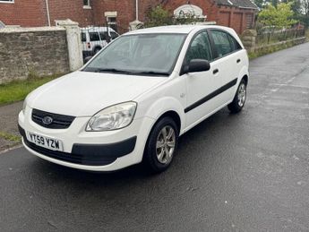 KIA RIO 1.4 Hatchback 5dr Petrol Manual (139 g/km, 95 bhp)