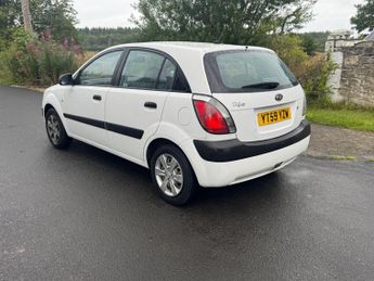 KIA RIO 1.4 Hatchback 5dr Petrol Manual (139 g/km, 95 bhp)