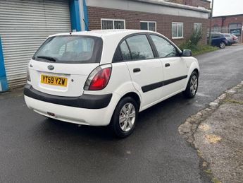 KIA RIO 1.4 Hatchback 5dr Petrol Manual (139 g/km, 95 bhp)