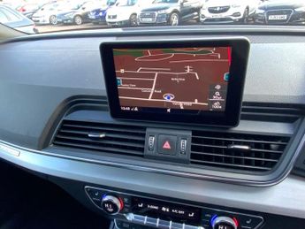 AUDI Q5 2.0 TDI 40 S line SUV 5dr Diesel S Tronic quattro Euro 6 (s/s) (