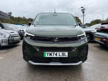 VAUXHALL Combo Life Electric 52kWh Ultimate XL MPV 5dr Electric Auto (7.4kW Charger) (136 ps)