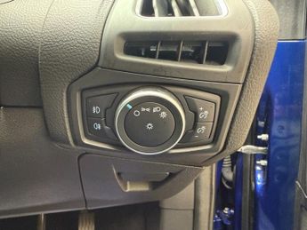 FORD FOCUS 1.0T EcoBoost Titanium X Hatchback 5dr Petrol Auto Euro 6 (s/s) 