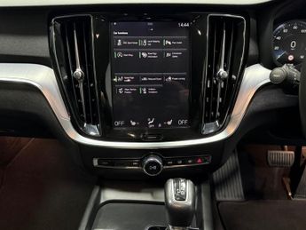 VOLVO V60 2.0 D3 Momentum Plus Estate 5dr Diesel Auto Euro 6 (s/s) (150 ps