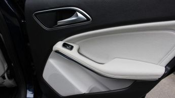 MERCEDES-BENZ GLA 1.6 GLA200 SE (Executive) SUV 5dr Petrol 7G-DCT Euro 6 (s/s) (15