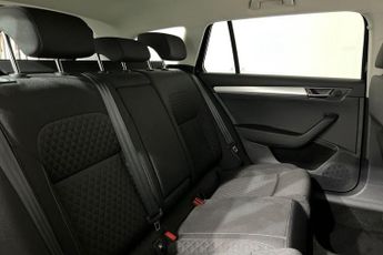 SKODA SUPERB 2.0 TDI SE Estate 5dr Diesel DSG Euro 6 (s/s) (150 ps) Front  / 