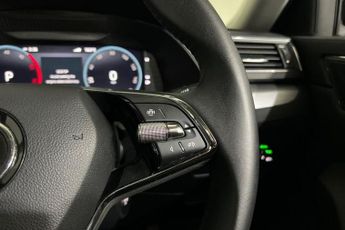 SKODA SUPERB 2.0 TDI SE Estate 5dr Diesel DSG Euro 6 (s/s) (150 ps) Front  / 