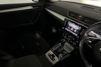 SKODA SUPERB 2.0 TDI SE Estate 5dr Diesel DSG Euro 6 (s/s) (150 ps) Front  / 