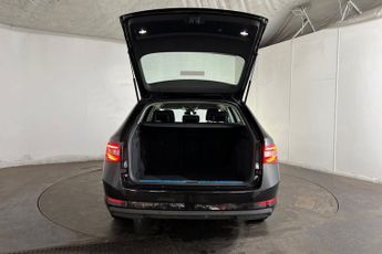 SKODA SUPERB 2.0 TDI SE Estate 5dr Diesel DSG Euro 6 (s/s) (150 ps) Front  / 