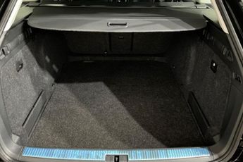 SKODA SUPERB 2.0 TDI SE Estate 5dr Diesel DSG Euro 6 (s/s) (150 ps) Front  / 