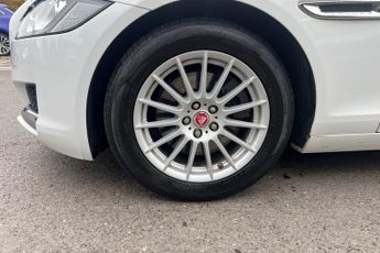 JAGUAR XF 2.0d Prestige Saloon 4dr Diesel Auto Euro 6 (s/s) (180 ps) Rear 