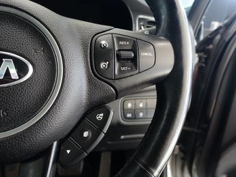 KIA CARENS 1.7 CRDi 4 MPV 5dr Diesel DCT Euro 6 (s/s) (139 bhp)