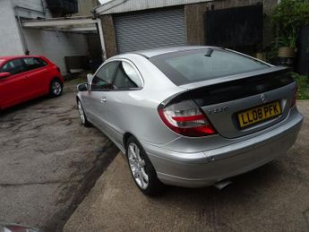 MERCEDES-BENZ C-CLASS 2.1 C220 CDI SE Coupe 2dr Diesel Automatic (174 g/km, 143 bhp)