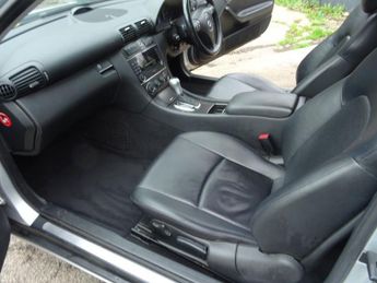 MERCEDES-BENZ C-CLASS 2.1 C220 CDI SE Coupe 2dr Diesel Automatic (174 g/km, 143 bhp)