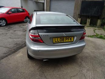 MERCEDES-BENZ C-CLASS 2.1 C220 CDI SE Coupe 2dr Diesel Automatic (174 g/km, 143 bhp)