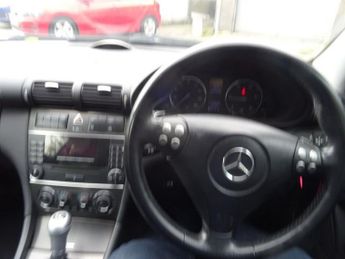 MERCEDES-BENZ C-CLASS 2.1 C220 CDI SE Coupe 2dr Diesel Automatic (174 g/km, 143 bhp)