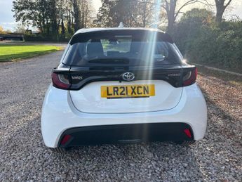 TOYOTA YARIS 1.5 VVT-h Icon Hatchback 5dr Petrol Hybrid E-CVT Euro 6 (s/s) (1
