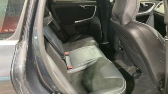 VOLVO XC60 2.0 T5 R-Design Nav SUV 5dr Petrol Auto Euro 6 (s/s) (245 ps)