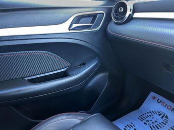 MG MG ZS 72.6kWh Trophy Connect Long Range SUV 5dr Electric Auto (156 ps)