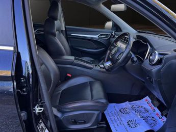 MG MG ZS 72.6kWh Trophy Connect Long Range SUV 5dr Electric Auto (156 ps)