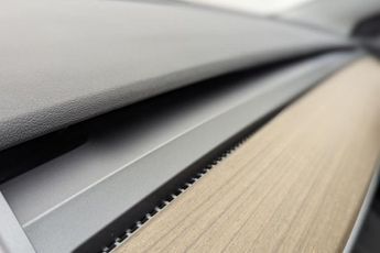 TESLA Model 3 (Dual Motor) Long Range Saloon 4dr Electric Auto 4WDE (346 ps)