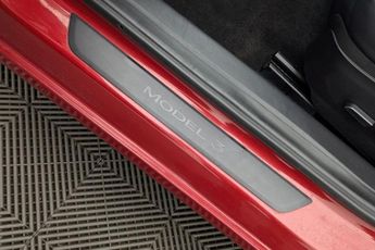 TESLA Model 3 (Dual Motor) Long Range Saloon 4dr Electric Auto 4WDE (346 ps)