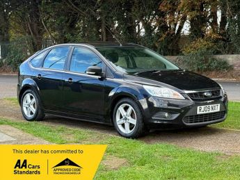 Ford Focus 1.6 TDCi DPF Zetec Hatchback 5dr Diesel Manual (119 g/km, 108 bh