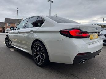 BMW 5 SERIES 2.0 520d MHT M Sport Saloon 4dr Diesel Hybrid Steptronic Euro 6 