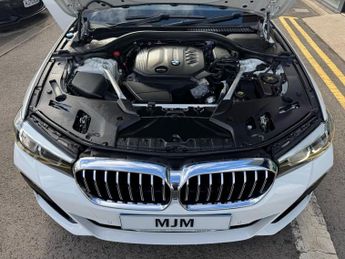 BMW 5 SERIES 2.0 520d MHT M Sport Saloon 4dr Diesel Hybrid Steptronic Euro 6 