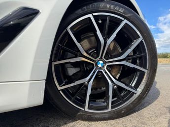 BMW 5 SERIES 2.0 520d MHT M Sport Saloon 4dr Diesel Hybrid Steptronic Euro 6