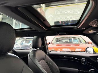 MINI Electric Hatch Cooper SE 32.6kWh Level 3 Hatchback 3dr Electric Auto (184 ps)