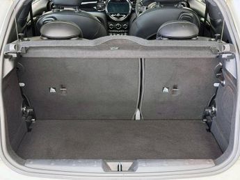 MINI Electric Hatch Cooper SE 32.6kWh Level 3 Hatchback 3dr Electric Auto (184 ps)