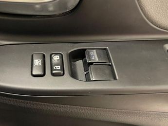 TOYOTA YARIS 1.5 VVT-h Icon Tech Hatchback 5dr Petrol Hybrid E-CVT Euro 6 (s/