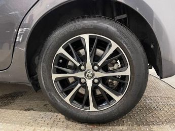 TOYOTA YARIS 1.5 VVT-h Icon Tech Hatchback 5dr Petrol Hybrid E-CVT Euro 6 (s/
