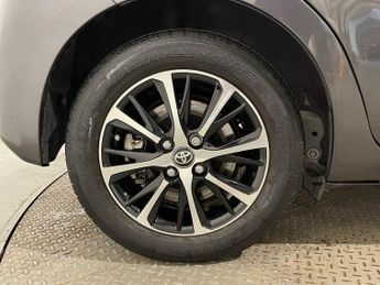 TOYOTA YARIS 1.5 VVT-h Icon Tech Hatchback 5dr Petrol Hybrid E-CVT Euro 6 (s/