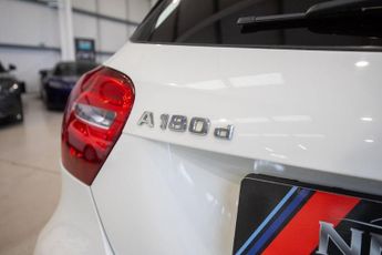 MERCEDES-BENZ A-CLASS 1.5 A180d AMG Line (Executive) Hatchback 5dr Diesel 7G-DCT Euro