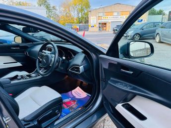 JAGUAR XE 2.0 GTDi R-Sport Saloon 4dr Petrol Auto Euro 6 (s/s) (200 ps)