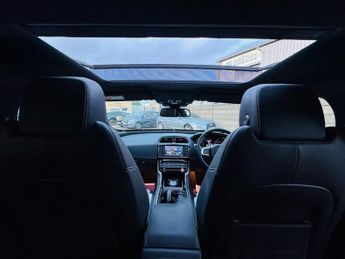 JAGUAR XE 2.0 GTDi R-Sport Saloon 4dr Petrol Auto Euro 6 (s/s) (200 ps)