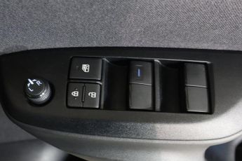 TOYOTA YARIS CROSS 1.5 VVT-h Design E-CVT Euro 6 (s/s) 5dr