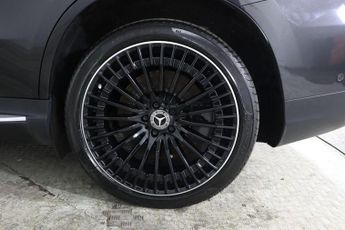 MERCEDES-BENZ EQC EQC 400 80kWh AMG Line (Premium Plus) Auto 4MATIC 5dr