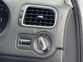 VOLKSWAGEN POLO 1.4 SE Hatchback 5dr Petrol DSG Euro 5 (85 ps)