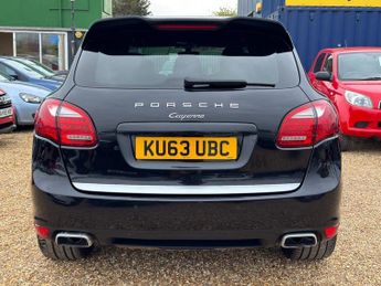 PORSCHE CAYENNE 3.0 TD V6 SUV 5dr Diesel Tiptronic 4WD Euro 5 (s/s) (240 ps)