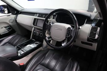 LAND ROVER RANGE ROVER 4.4 SD V8 Vogue SE SUV 5dr Diesel Auto 4WD Euro 5 (339 ps)