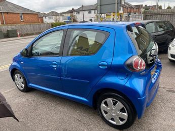 TOYOTA AYGO 1.0 VVT-i Blue Hatchback 5dr Petrol MultiMode Euro 4 (67 bhp)