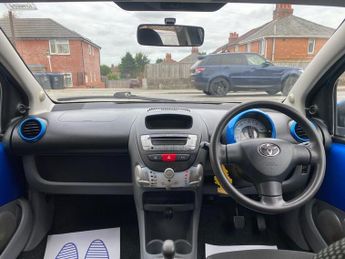 TOYOTA AYGO 1.0 VVT-i Blue Hatchback 5dr Petrol MultiMode Euro 4 (67 bhp)
