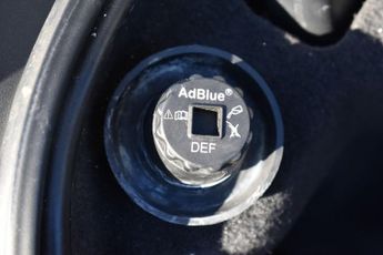 JAGUAR XE 2.0d Prestige Saloon 4dr Diesel Auto AWD Euro 6 (s/s) (180 ps)