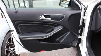 MERCEDES-BENZ GLA 1.6 GLA180 Urban Edition SUV 5dr Petrol 7G-DCT Euro 6 (s/s) (122